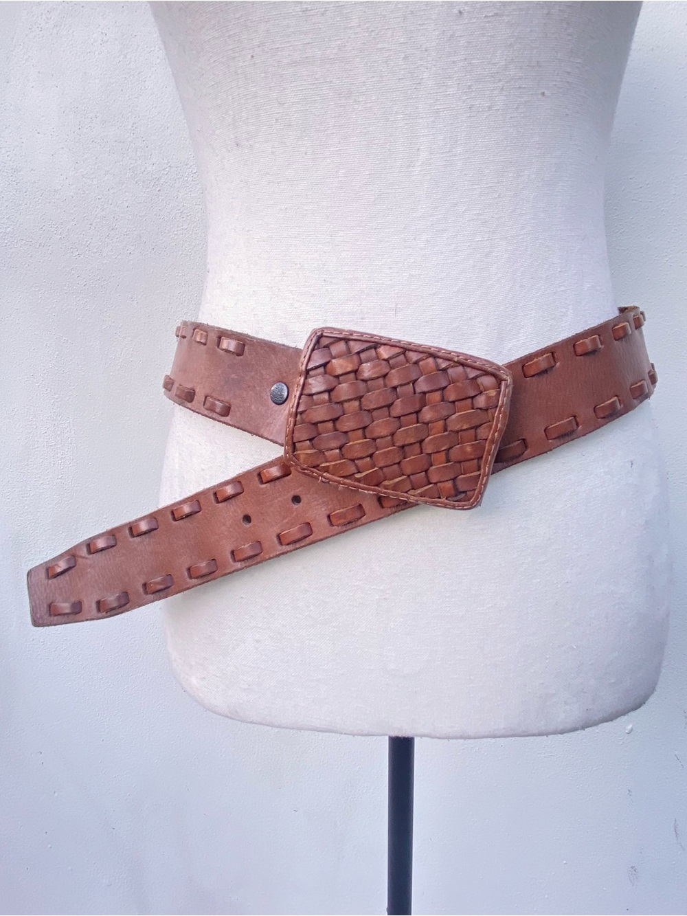 Y2K Lucky Brand Cognac Brown Woven Leather Belt Size Small 32”
